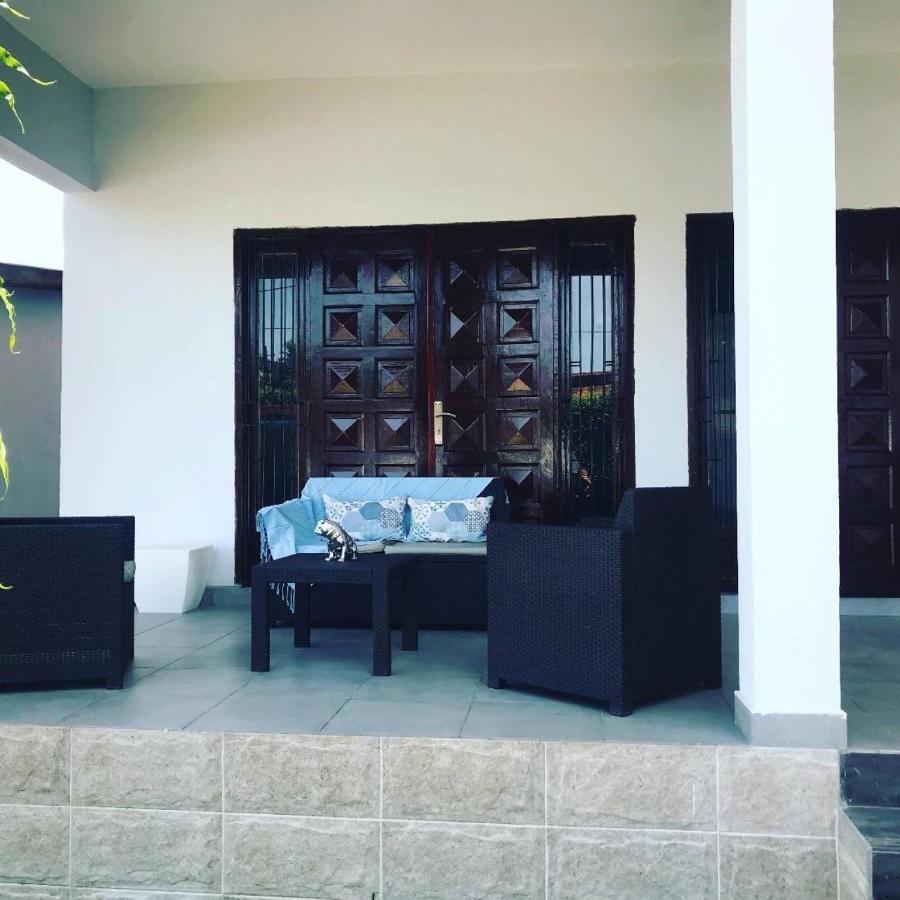 La Villa M Конакри Экстерьер фото